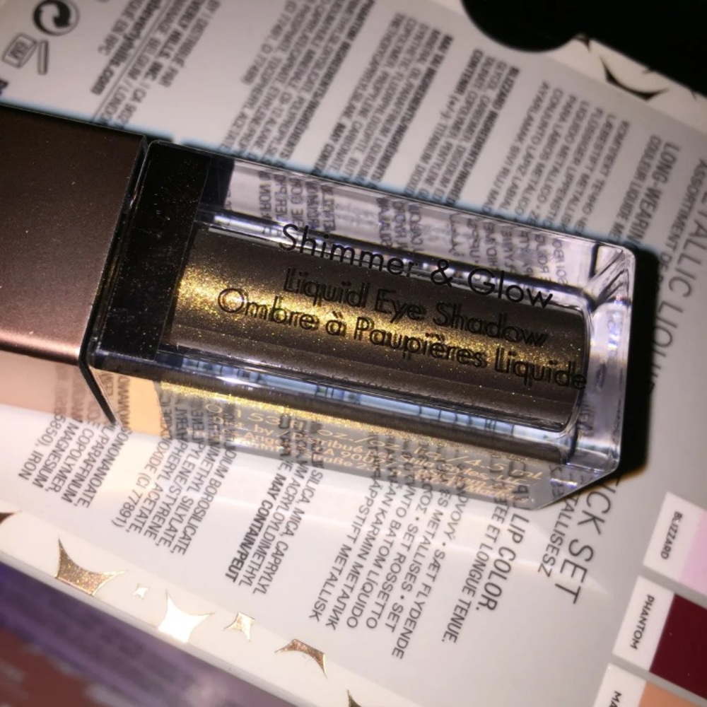 LA DOUCE STILA SHIMMER & GLOW LIQUID EYE SHADOW